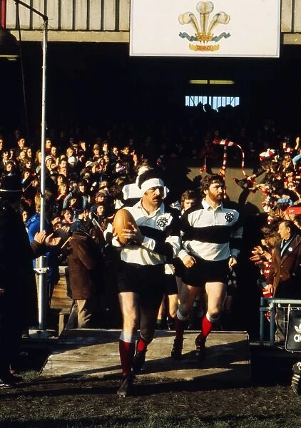 Mervyn Davies and Ray Gravell run out for the Barbarians at Cardiff in 1976