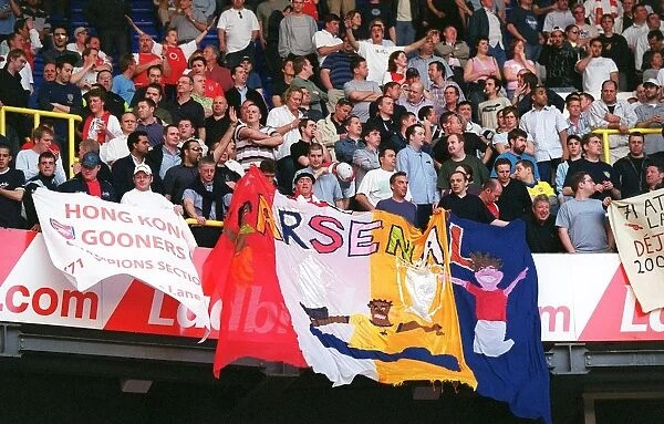 Arsenal's Glory: FA Premiership Victory at White Hart Lane, 2004 (Tottenham vs Arsenal)