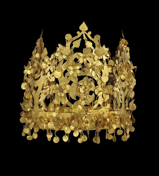 Gold crown from Tillya Tepe, 1st century