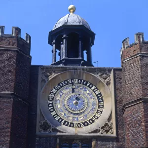Astronomical Clock - Hampton Court Palace, London