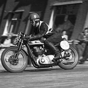 Eric Unwin (BSA) 1957 Junior Manx Grand Prix