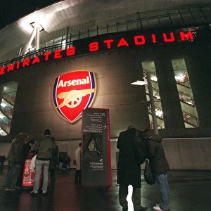 Arsenal's Emirates Stadium: 3-1 Victory Over Hamburg in UEFA Champions League Group G (November 2006)
