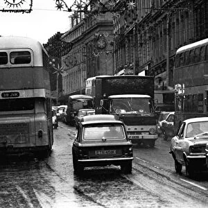 Traffic struggles against the snow on Grainger Street, Newcastle 23 November 1971