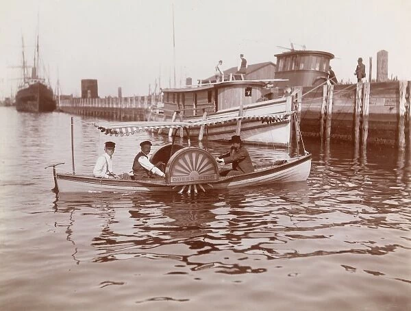 Paddle boat