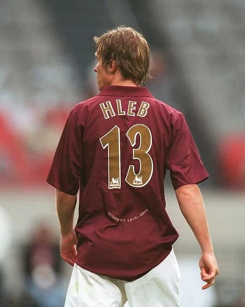 Alex Hleb's Game-Winning Goal: Arsenal's Victory at the Amsterdam Tournament vs. Porto, 2005