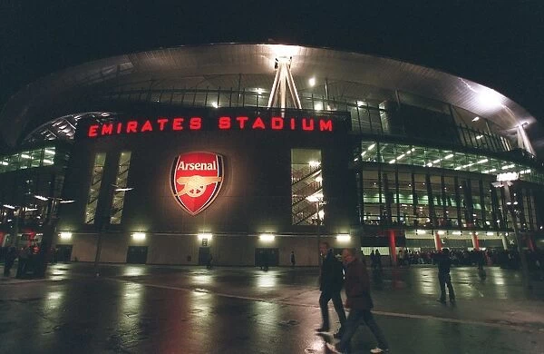 Arsenal's Emirates Stadium: Pre-Match Atmosphere vs. Hamburg, UEFA Champions League Group G (3:1), November 2006