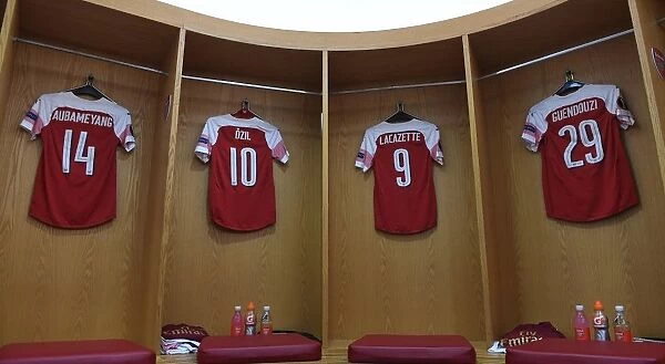 Arsenal's Europa League Semi-Final Uniforms: Aubameyang, Ozil, Lacazette, and Guendouzi Hang Prepared