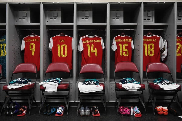 Behind the Scenes: Arsenal FC's Pre-Season Training at Colorado Rapids Dicks Sporting Goods Park - A Peek into the Changing Room