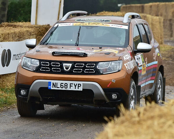 CM28 9171 Race2Recovery, Dacia Duster
