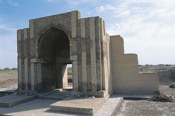 Turkmenistan, Kunya Urgench, portal at Tash-Kala caravanserai