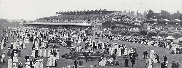 Cup Day at Flemington Racecourse, Melbourne (b  /  w photo)