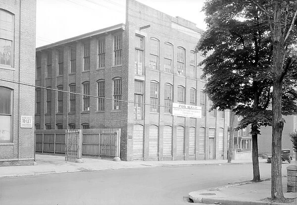 Paterson, New Jersey - Textiles. Unoccupied mill buildings on Straight Street, June 1937