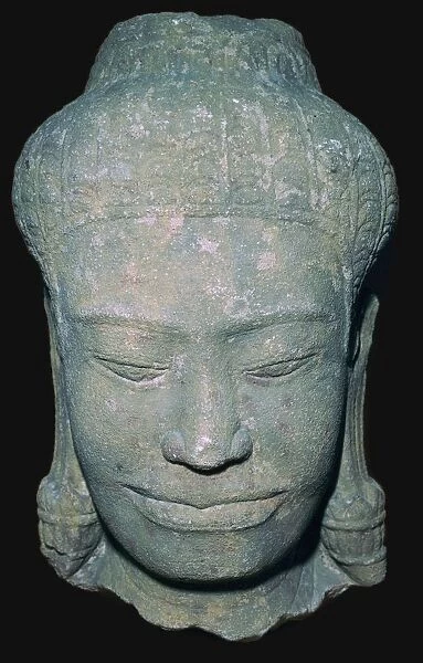 Stone sculptured head in Angkok style, 10th century