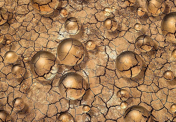 Cracked Earth and Spheres