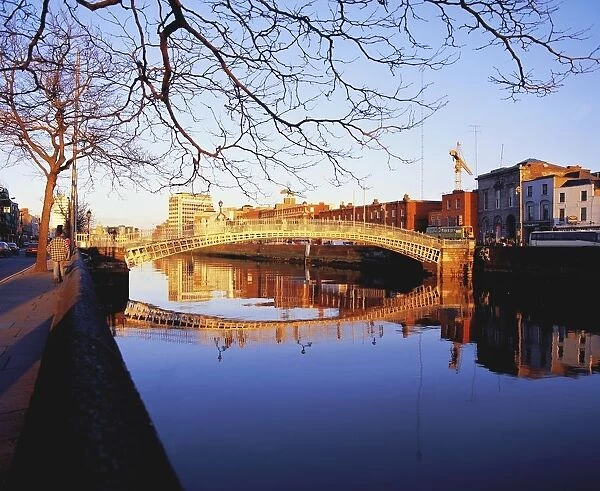 Ha penny Bridge, River Liffey, Dublin, Ireland