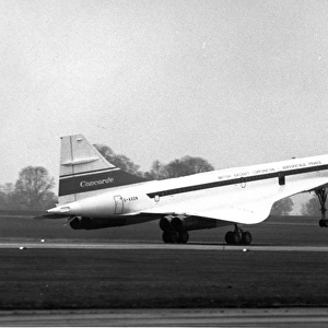 Concorde 01 G-AXDN lands at Fairford for the first time