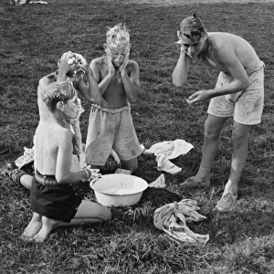 Outdoor washing, Boys Club 1932