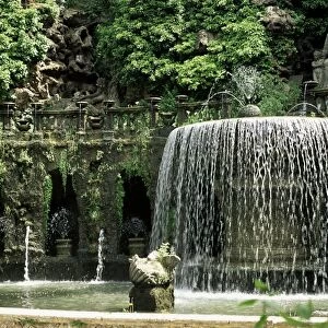 Fountain of the Oval (Ovato)