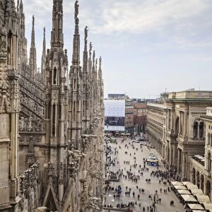 View over the Piaza Duomo from the Duomo (Cathedral), Milan, Lombardy, Italy, Europe