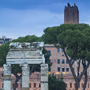 Italy, Lazio, Rome, Temple di Castore e Polluce in The Roman Forum, with Mercati di