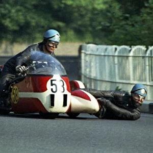 Trevor Ireson & G C Hunt (ETY Triumph) 1969 750 Sidecar TT