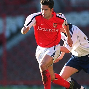 Alberto Mendez's Euphoric Goal: Arsenal Crushes Tottenham 4-0 in the FA Premier League Rivalry at Highbury (2001)