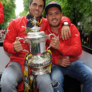 Arsenal FC: Mikel Arteta and Santi Cazorla Celebrate FA Cup Victory (2014-15)