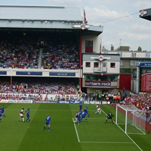 Arsenal Stadium, Highbury during the match. Arsenal 2: 1 Leicester City