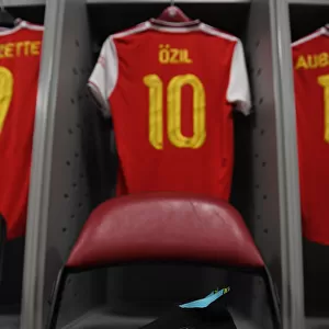 Arsenal's Mesut Ozil Prepares for Colorado Rapids Match: A Glimpse into the Arsenal Dressing Room
