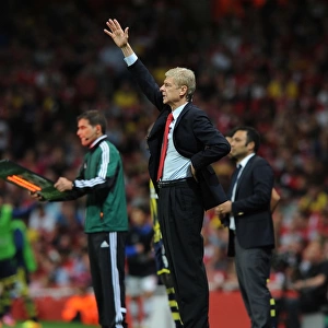 Arsene Wenger Leads Arsenal in UEFA Champions League Clash Against Fenerbahce (2013)