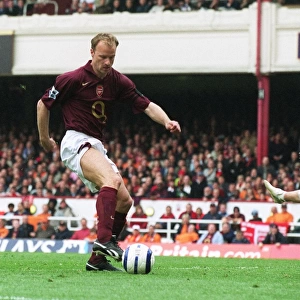 Bergkamp's Brilliant Interception: Arsenal vs. West Bromwich Albion, 2006