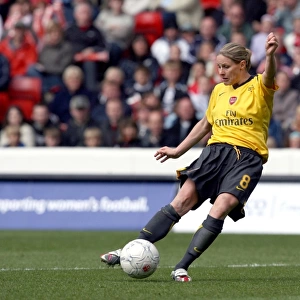 Kelly Smith scores her 2nd goal Arsenals 4th