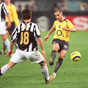 Mathieu Flamini (Arsenal) Adrian Mutu (Juve). Juventus 0: 0 Arsenal