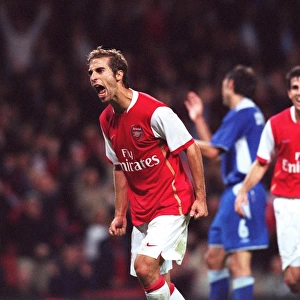 Mathieu Flamini celebrates scoring Arsenals 2nd goal
