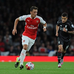Mesut Ozil in Action: Arsenal vs. Liverpool, Premier League 2015/16