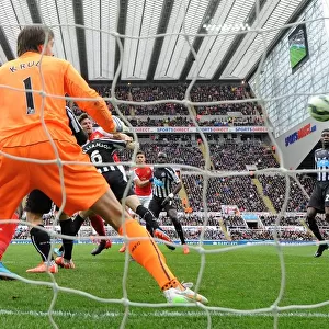 Olivier Giroud Scores Under Pressure: Newcastle United vs. Arsenal, Premier League 2014/15