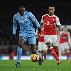 Theo Walcott Closes In on Giannelli Imbula: Intense Moment from Arsenal vs Stoke City, Premier League 2016-17