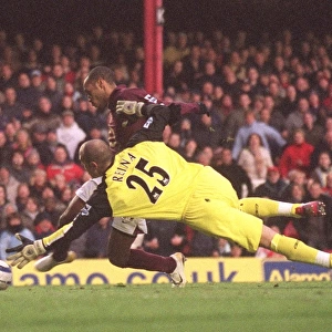 Thierry Henry Scores the Decisive Goal: Arsenal 2-1 Liverpool, FA Premiership, 2006