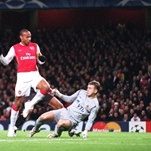 Thierry Henry vs. Igor Akinfeev: Stalemate in Group G - Arsenal vs. CSKA Moscow, UEFA Champions League, Emirates Stadium, London, 11/1/06