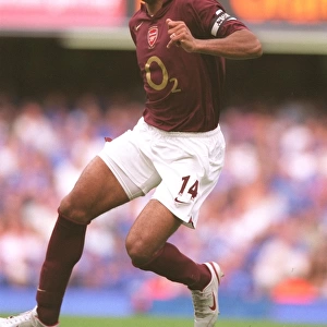 Thierry Henry's Glory: Arsenal's FA Premier League Victory at Stamford Bridge (2005)