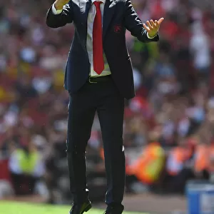 Unai Emery Leads Arsenal in Premier League Battle Against Burnley (2019-20)