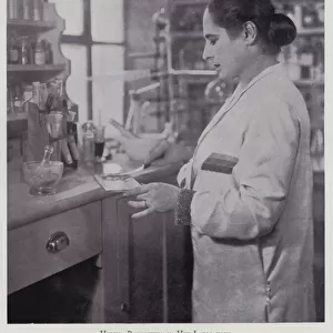 Modern Beauty Culture: Helena Rubinstein, in her laboratory (b / w photo)