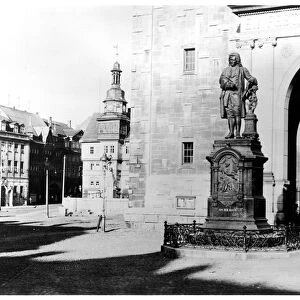 Statue of Johann Sebastian Bach (1685-1750) (b / w photo)