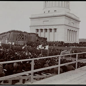 The tomb, bleechers and crowd at the dedication of Grants Tomb on Riverside Drive