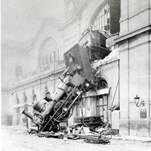 Train accident at the Gare Montparnasse in Paris on 22nd October 1895 (b / w photo)