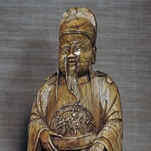 Ivory Chinese figurine of a Ming dynasty official, 17th century