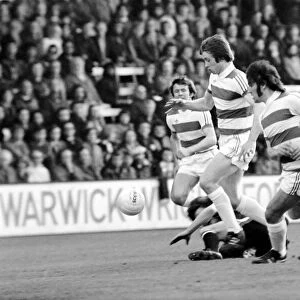 Sport: Football: Queens Park Rangers vs. Manchester United. April 1977 77-02218-043